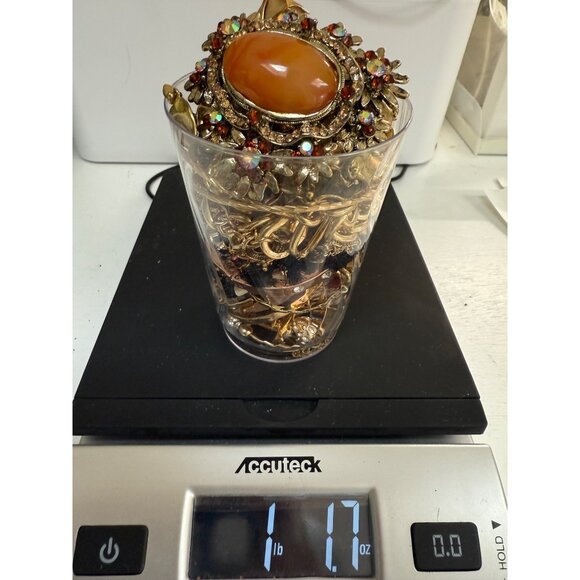 Gold Tone Wearable Jewelry Lot Mixed Styles & Pieces Includes Rhinestone Brooch - Picture 10 of 12